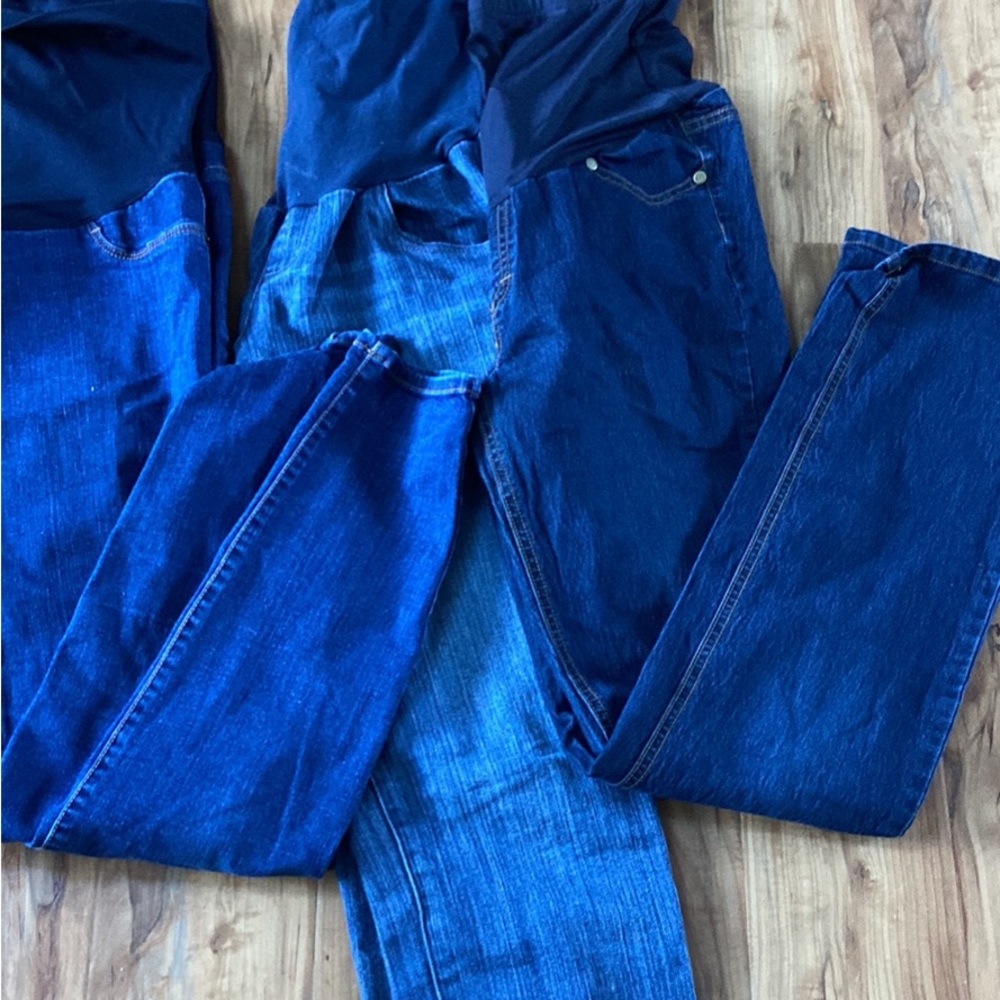MATERNITY JEANS size medium.